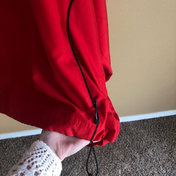 RED AND BLACK CUTTER & BUCK WINDTEC ACTIVE V-NECK WINDSHIRT - Picture 6 of 7